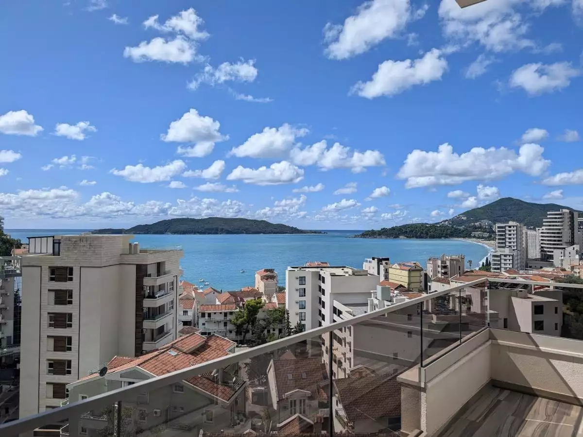 Flat 90m² in Montenegro, Rafailovici. Priced at 370000€ rent photo-2