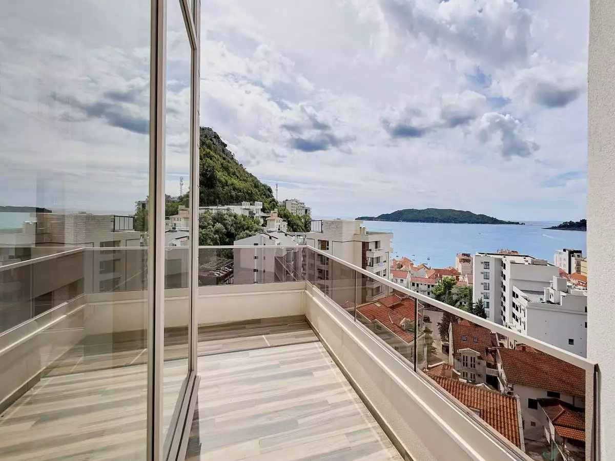 Flat 90m² in Montenegro, Rafailovici. Priced at 370000€ rent photo-9