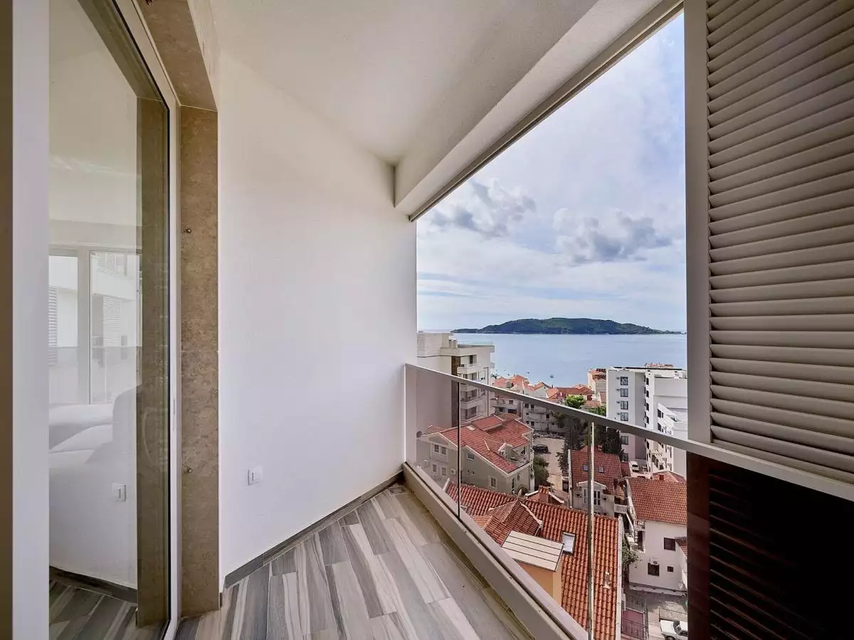Flat 90m² in Montenegro, Rafailovici. Priced at 370000€ rent photo-25