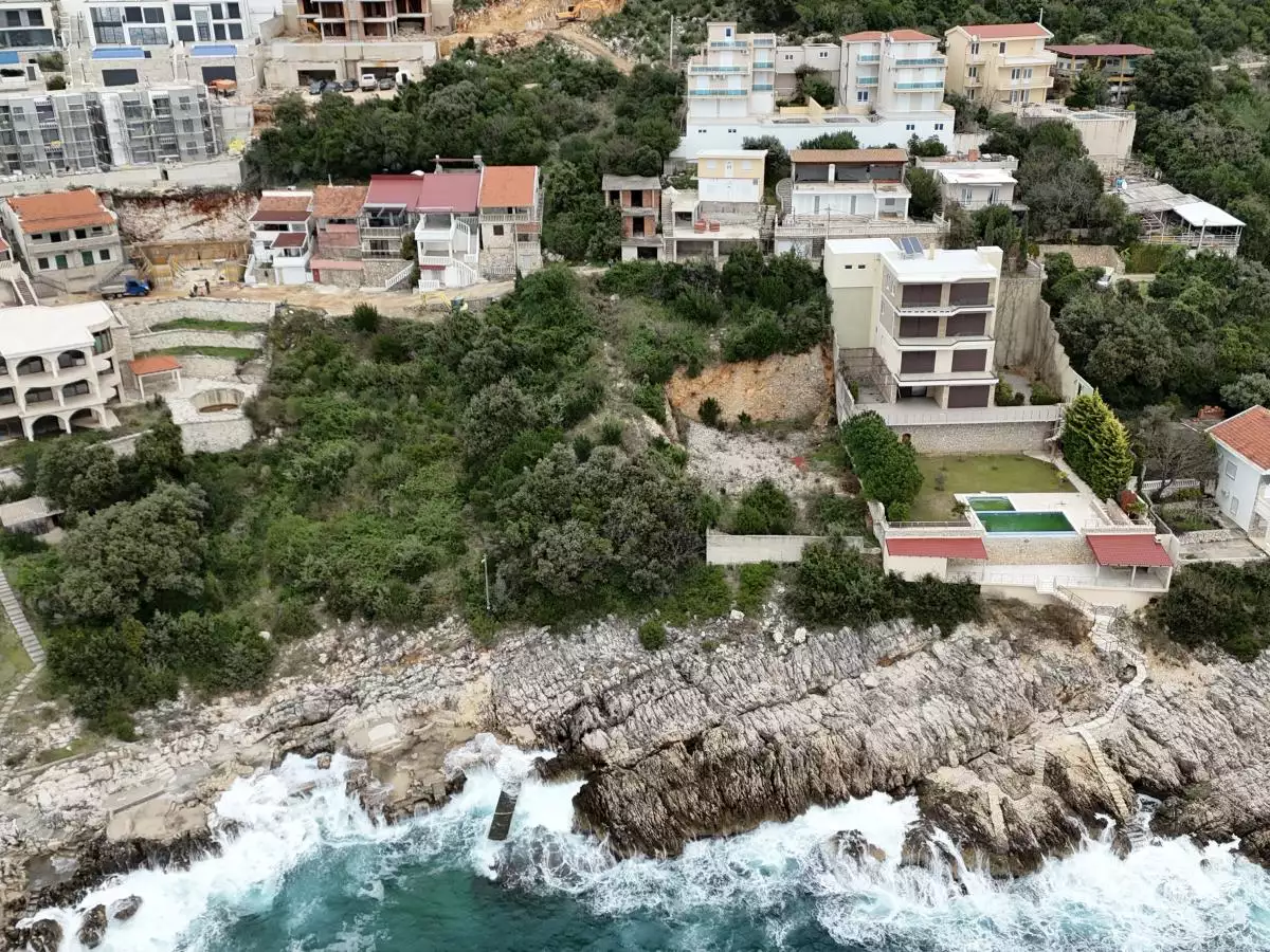 Land 1m² in Montenegro, Utjeha. Priced at 805000€ rent photo-3
