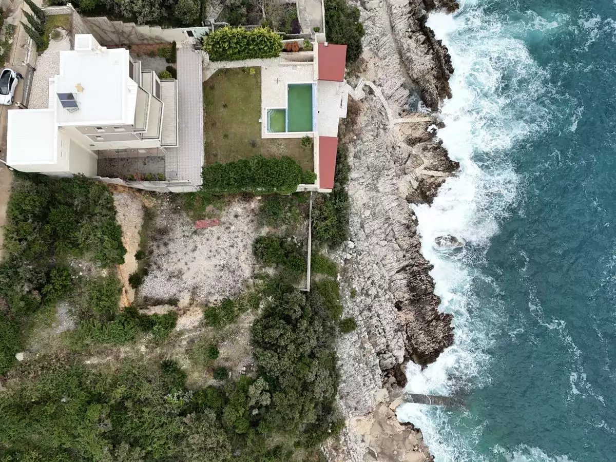 Land 1m² in Montenegro, Utjeha. Priced at 805000€ rent photo-4