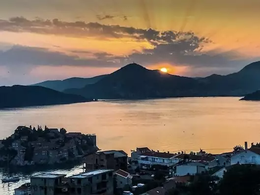 Flat 85m² in Montenegro, Sveti-Stefan. Priced at 355000€ rent photo-2