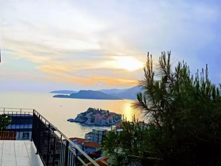 Flat 85m² in Montenegro, Sveti-Stefan. Priced at 355000€ rent photo-8