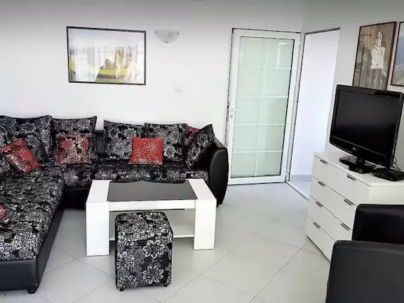 Flat 85m² in Montenegro, Sveti-Stefan. Priced at 355000€ rent photo-13