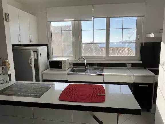 Flat 85m² in Montenegro, Sveti-Stefan. Priced at 355000€ rent photo-16