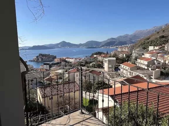 Flat 85m² in Montenegro, Sveti-Stefan. Priced at 355000€ rent photo-17