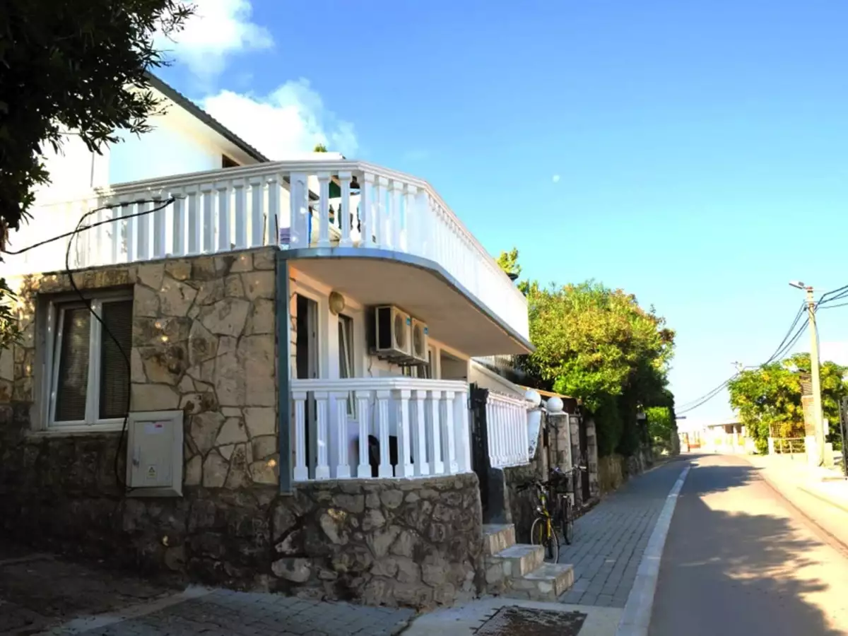 House 280m² in Montenegro, Krasici. Priced at 305000€ rent photo-8