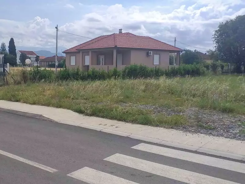 Land 1m² in Montenegro, Podgorica. Priced at 279600€ rent photo-1