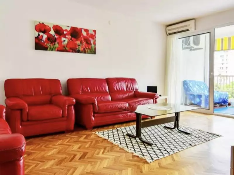 Flat 93m² in Italy, Barga. Priced at 230000€ rent photo-1