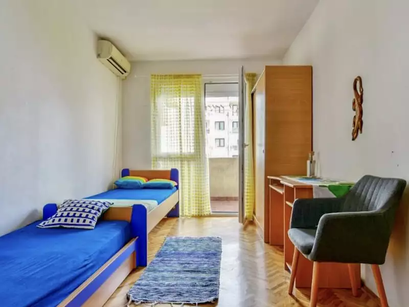 Flat 93m² in Italy, Barga. Priced at 230000€ rent photo-2