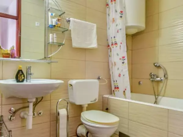 Flat 93m² in Italy, Barga. Priced at 230000€ rent photo-3