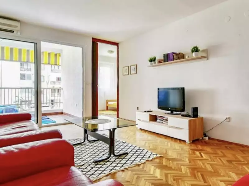 Flat 93m² in Italy, Barga. Priced at 230000€ rent photo-9