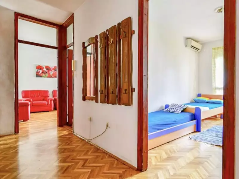Flat 93m² in Italy, Barga. Priced at 230000€ rent photo-10
