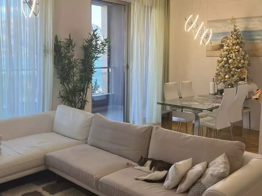Flat 105m² in Montenegro, Budva. Priced at 450000€ rent photo-3