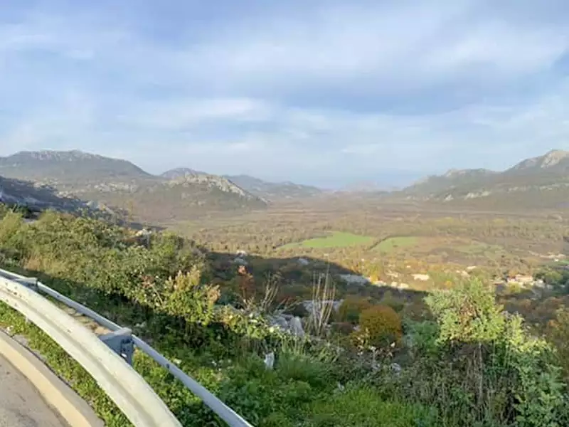 Land 1m² in Montenegro, Virpazar. Priced at 50000€ rent photo-1