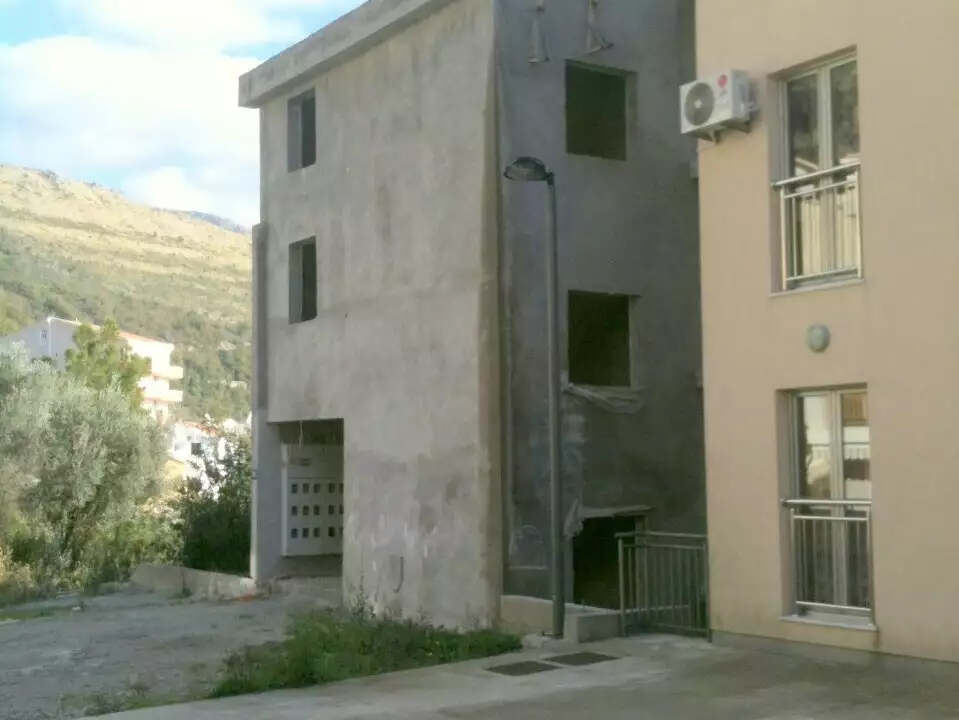 Land 1m² in Montenegro, Petrovac. Priced at 400000€ rent photo-3