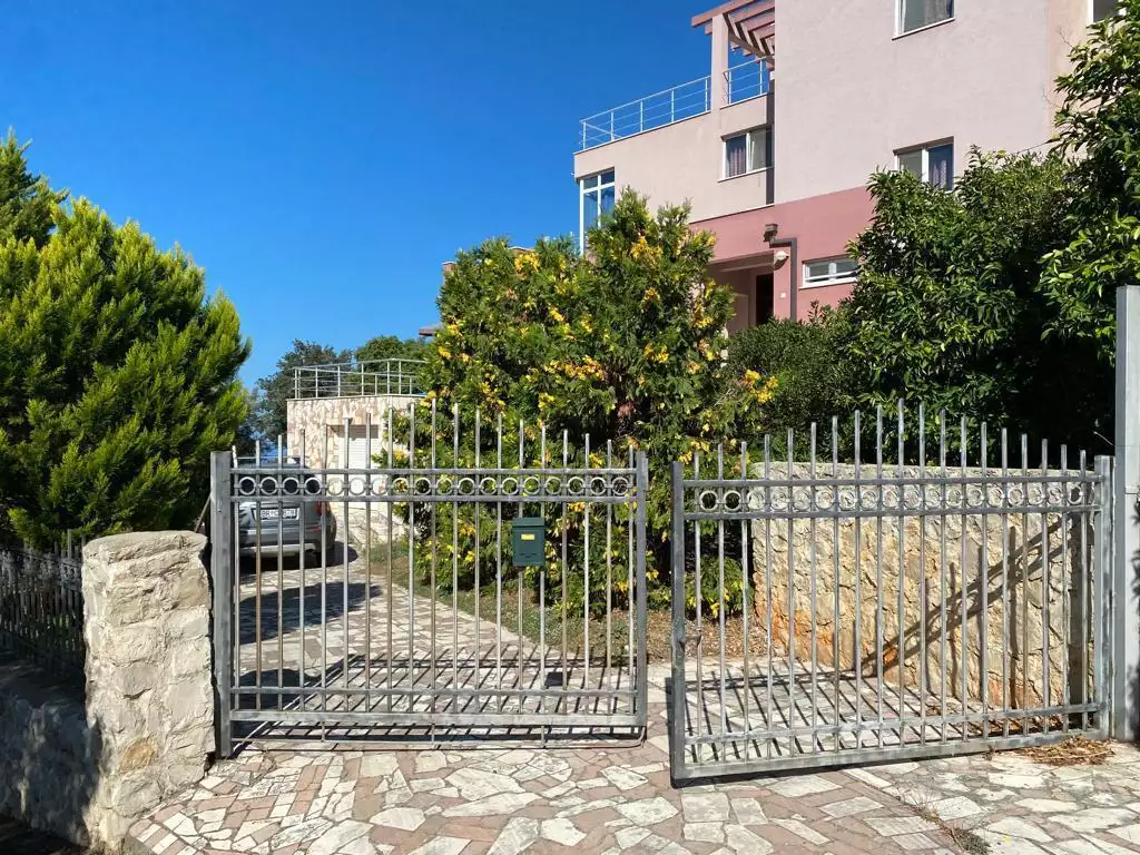 House 276m² in Montenegro, Utjeha. Priced at 520000€ rent photo-8