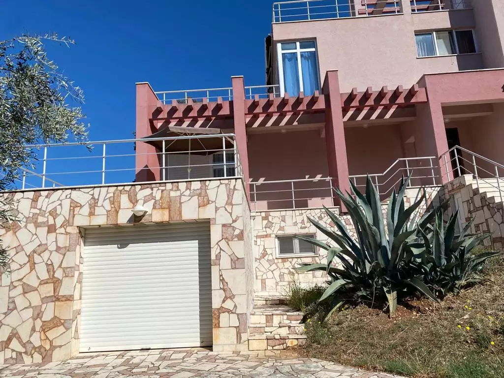 House 276m² in Montenegro, Utjeha. Priced at 520000€ rent photo-11