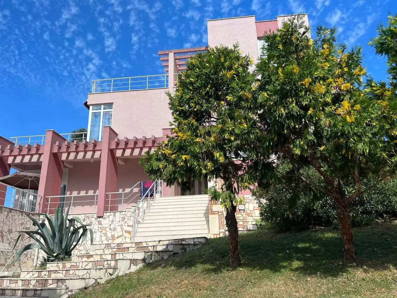 House 276m² in Montenegro, Utjeha. Priced at 520000€ rent photo-12