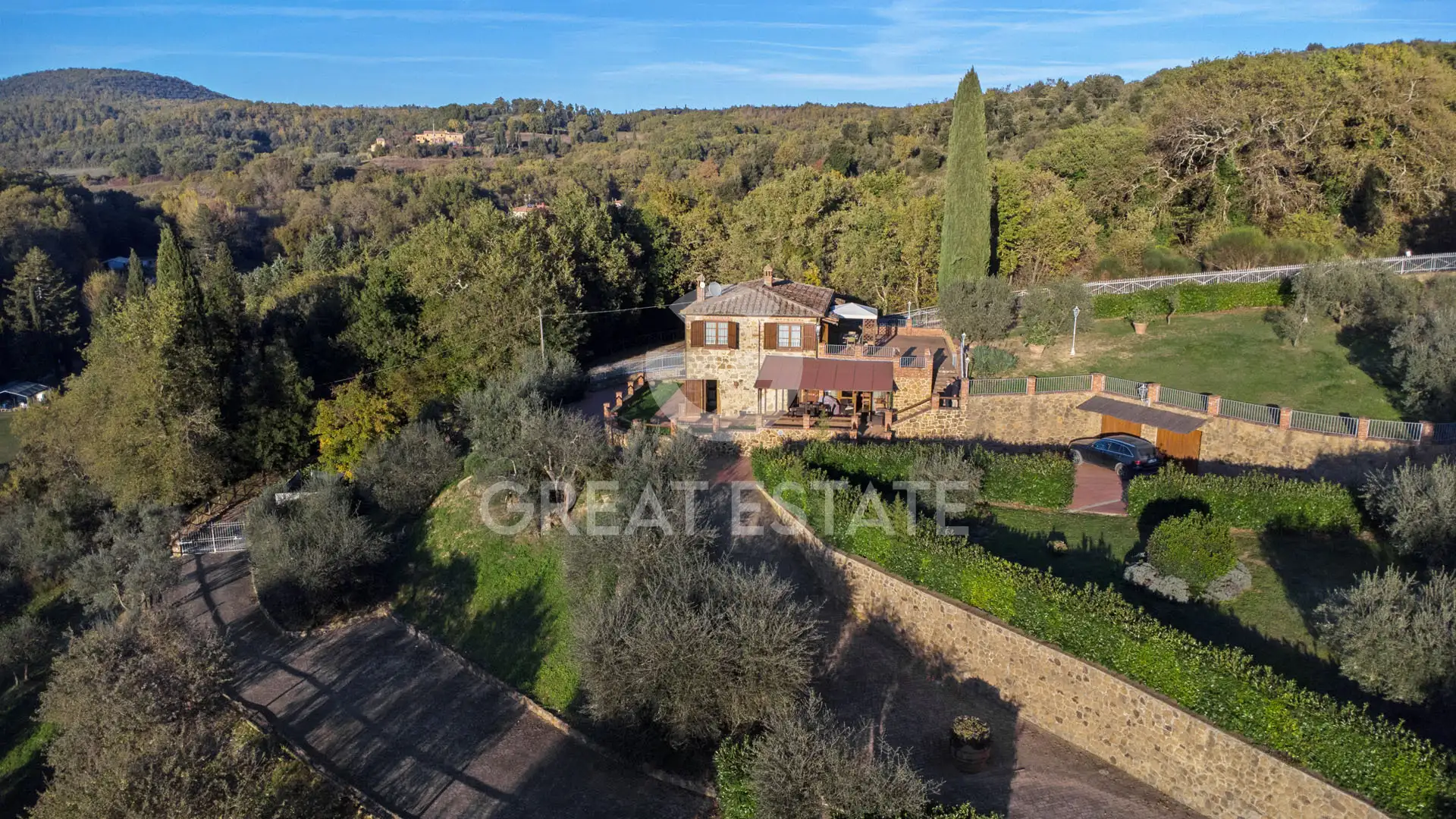 House 243m² in Italy, Siena. Priced at 1450000€ rent photo-2