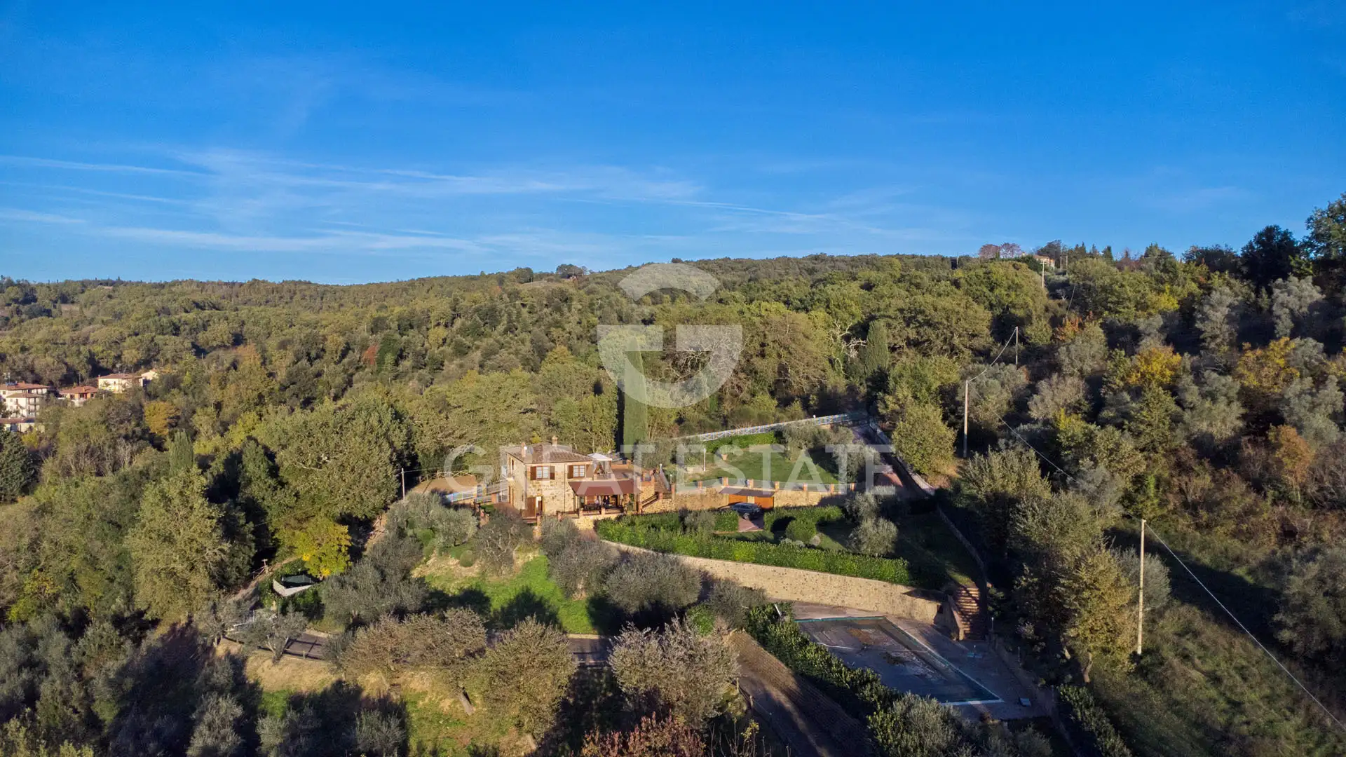 House 243m² in Italy, Siena. Priced at 1450000€ rent photo-4