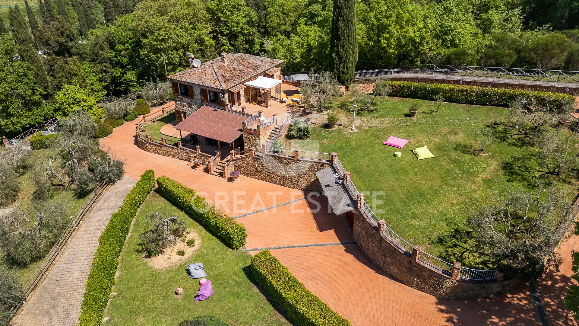 House 243m² in Italy, Siena. Priced at 1450000€ rent photo-2