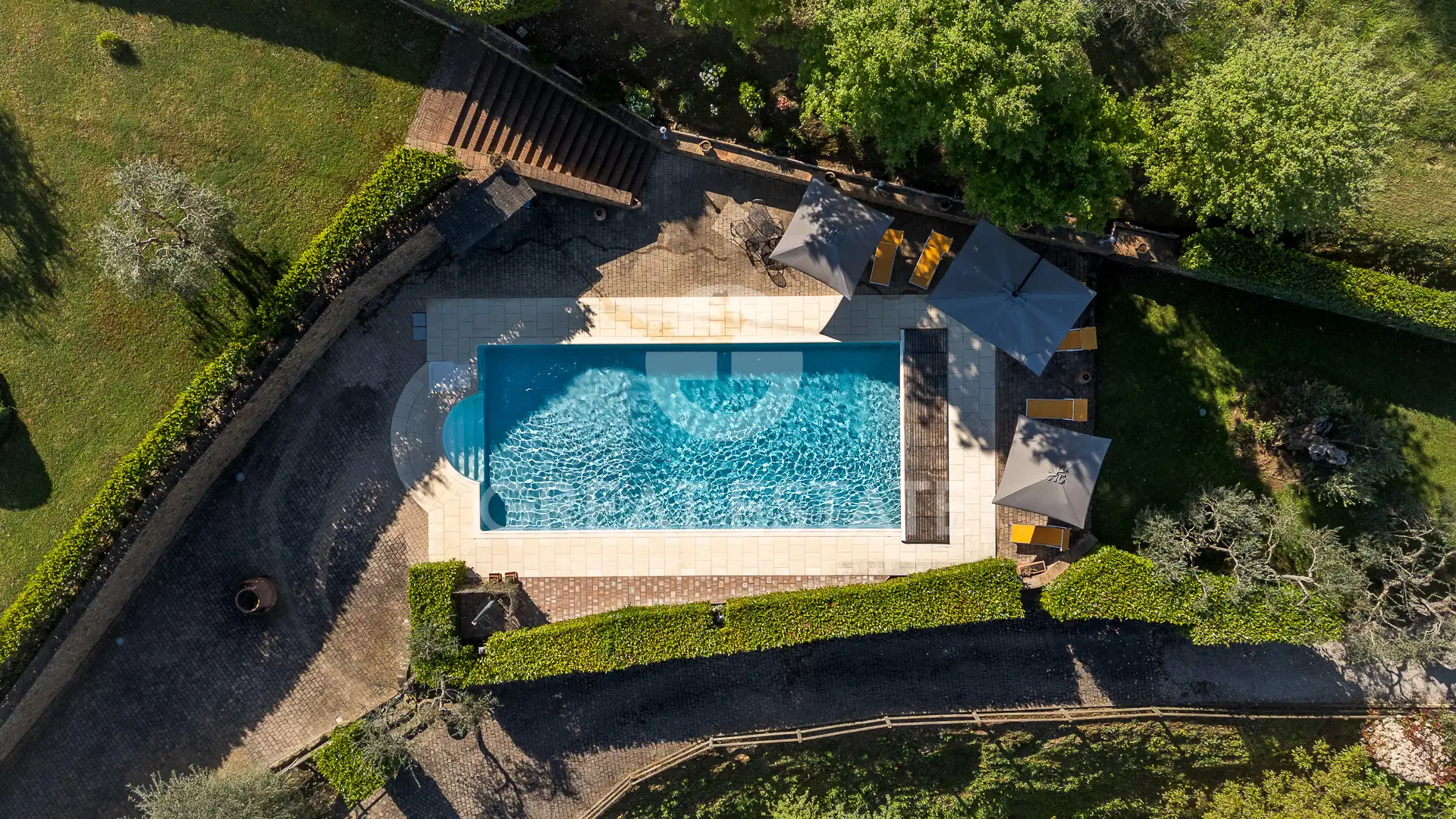 House 243m² in Italy, Siena. Priced at 1450000€ rent photo-3