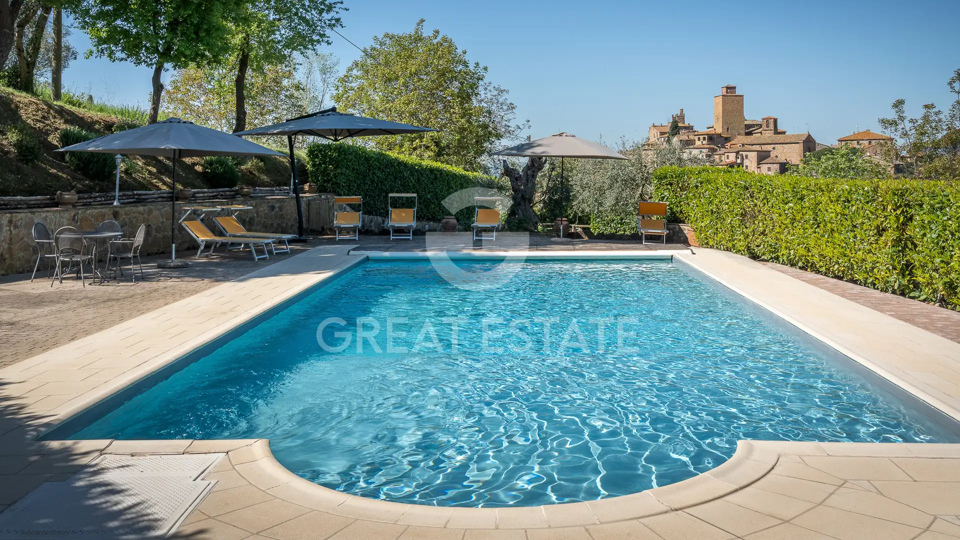 House 243m² in Italy, Siena. Priced at 1450000€ rent photo-7