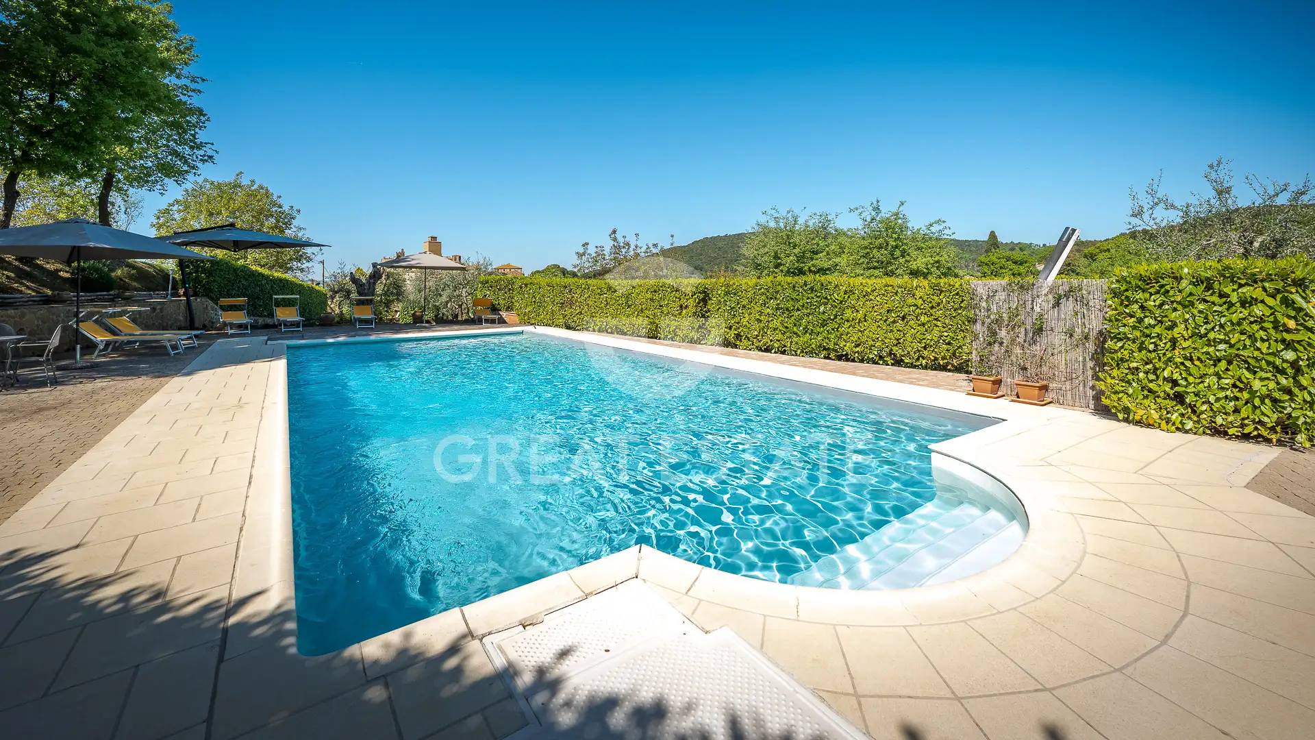 House 243m² in Italy, Siena. Priced at 1450000€ rent photo-8