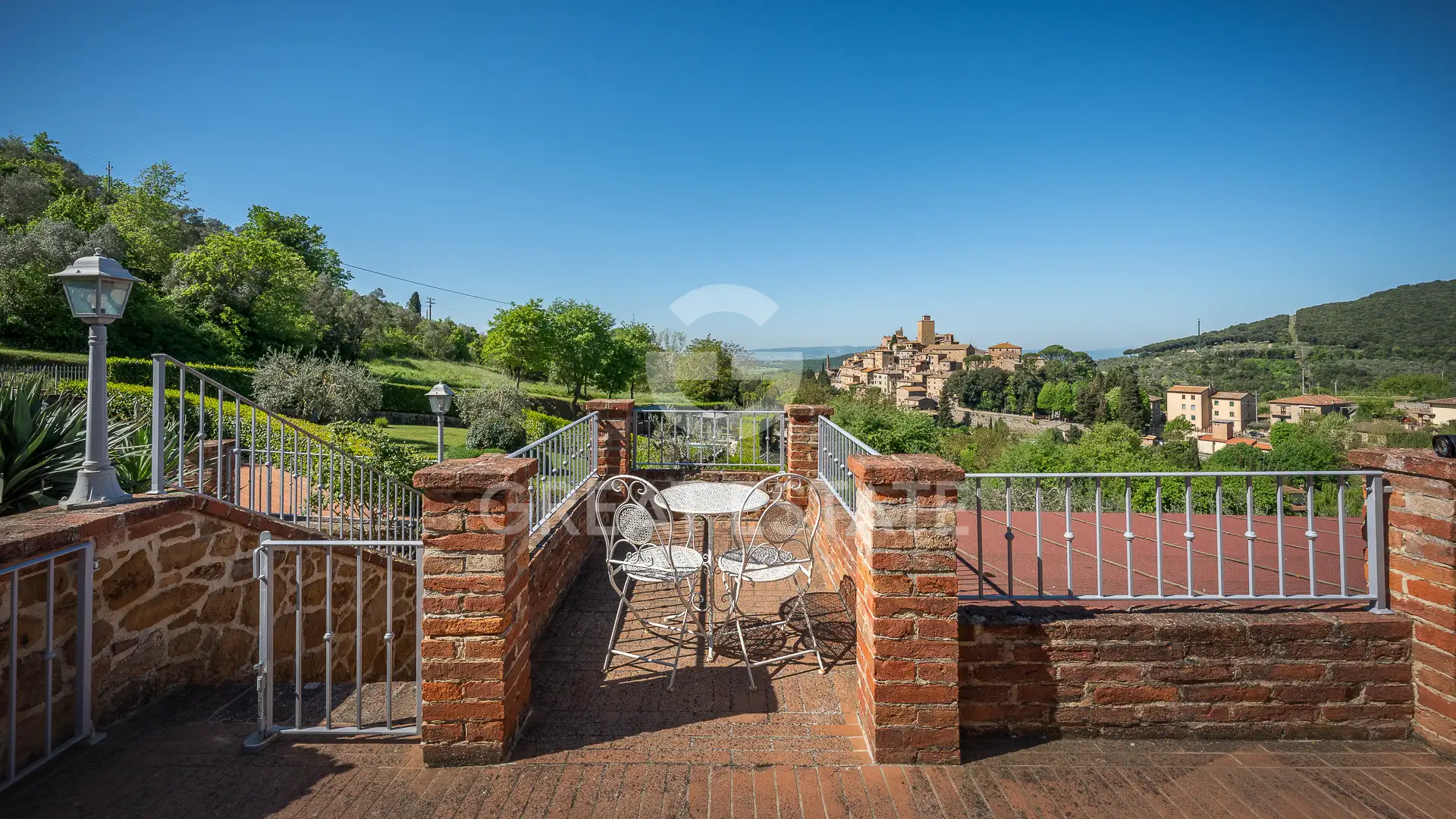 House 243m² in Italy, Siena. Priced at 1450000€ rent photo-12