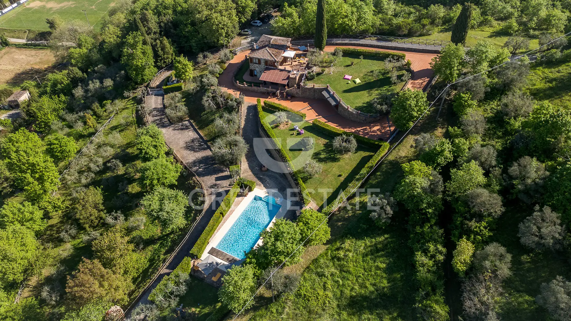 House 243m² in Italy, Siena. Priced at 1450000€ rent photo-14