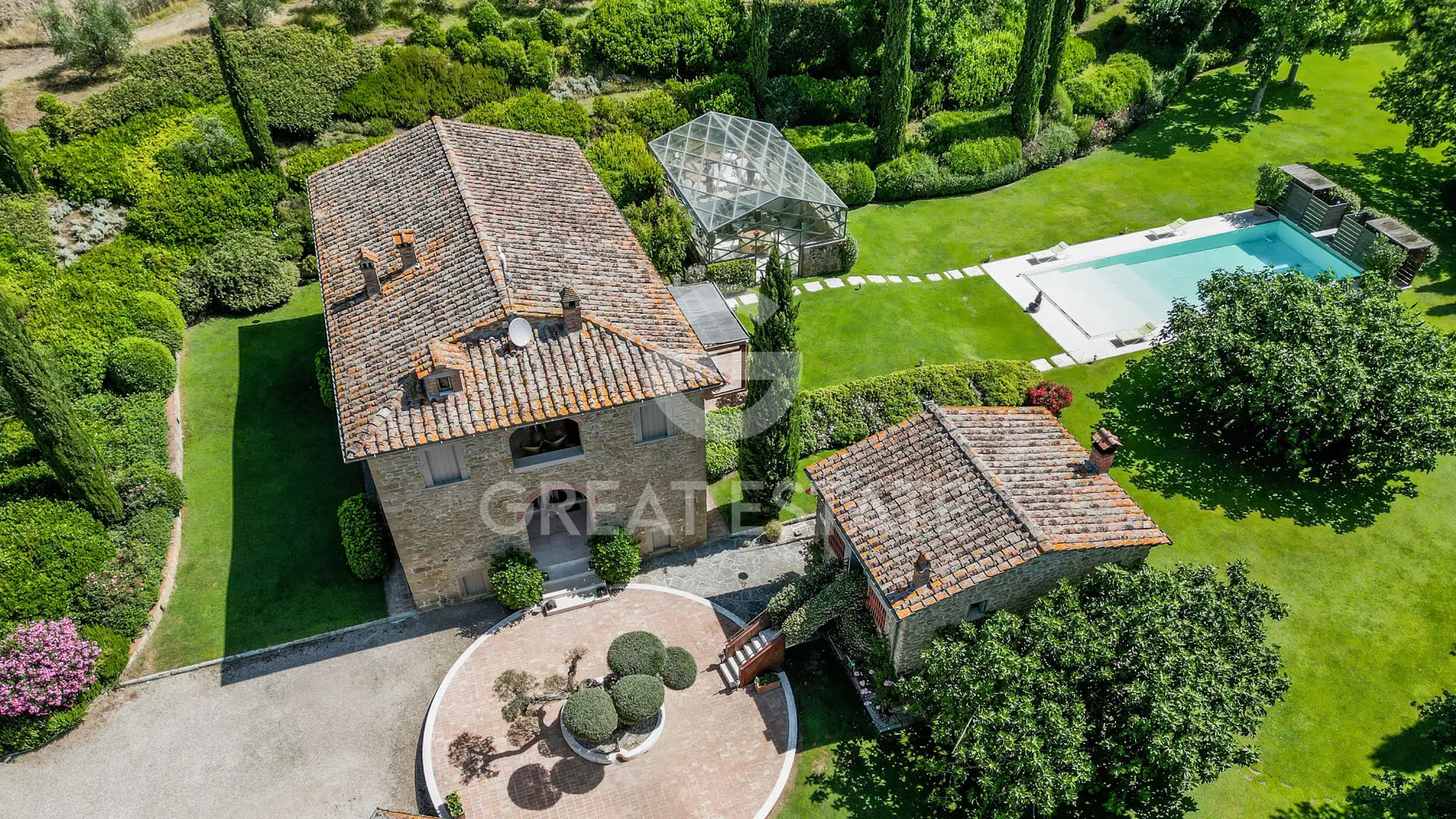 House 1038m² in Italy, Arezzo. Priced at 4500000€ rent photo-4