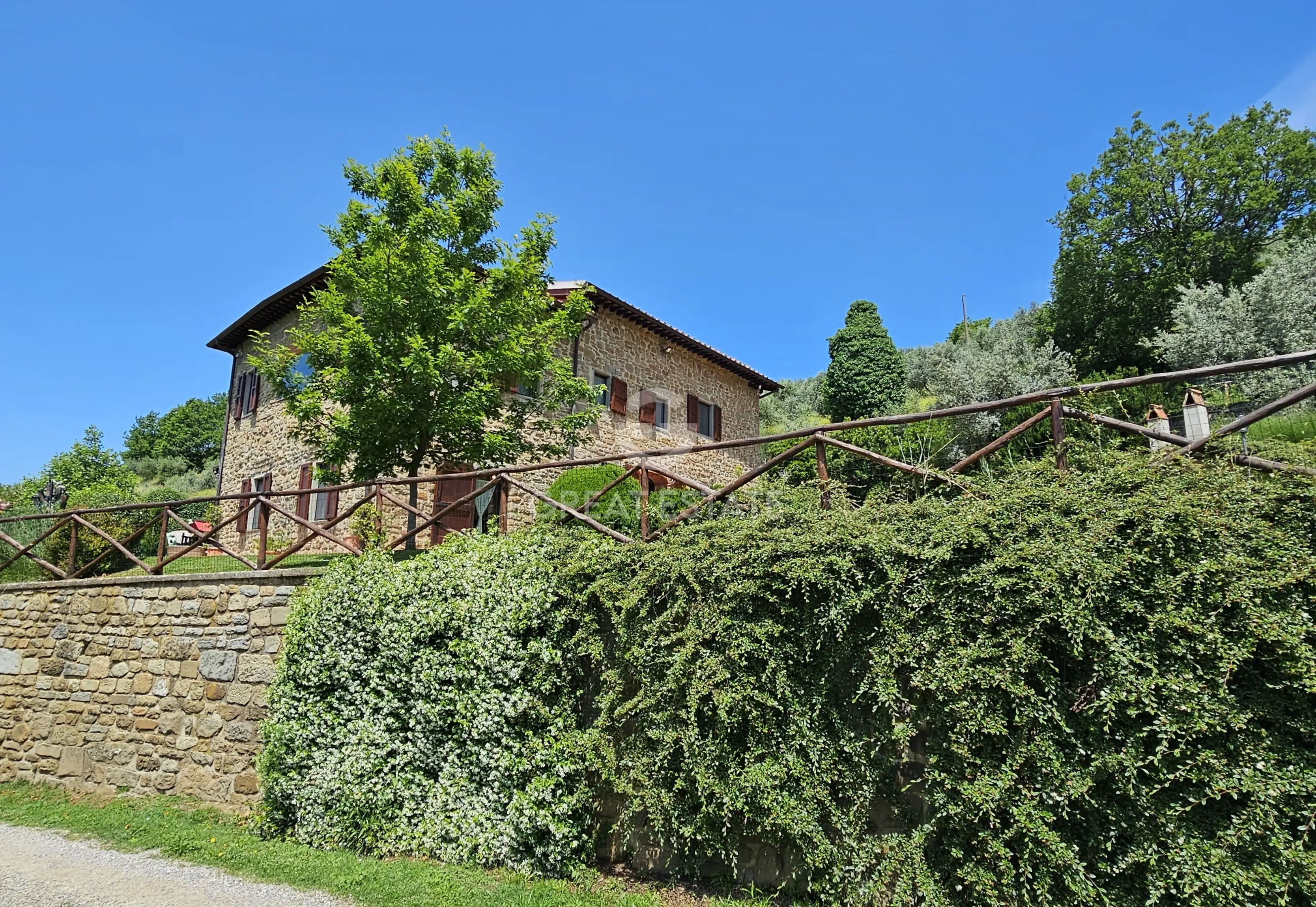 House 432m² in Italy, Florence. Priced at 1400000€ rent photo-3