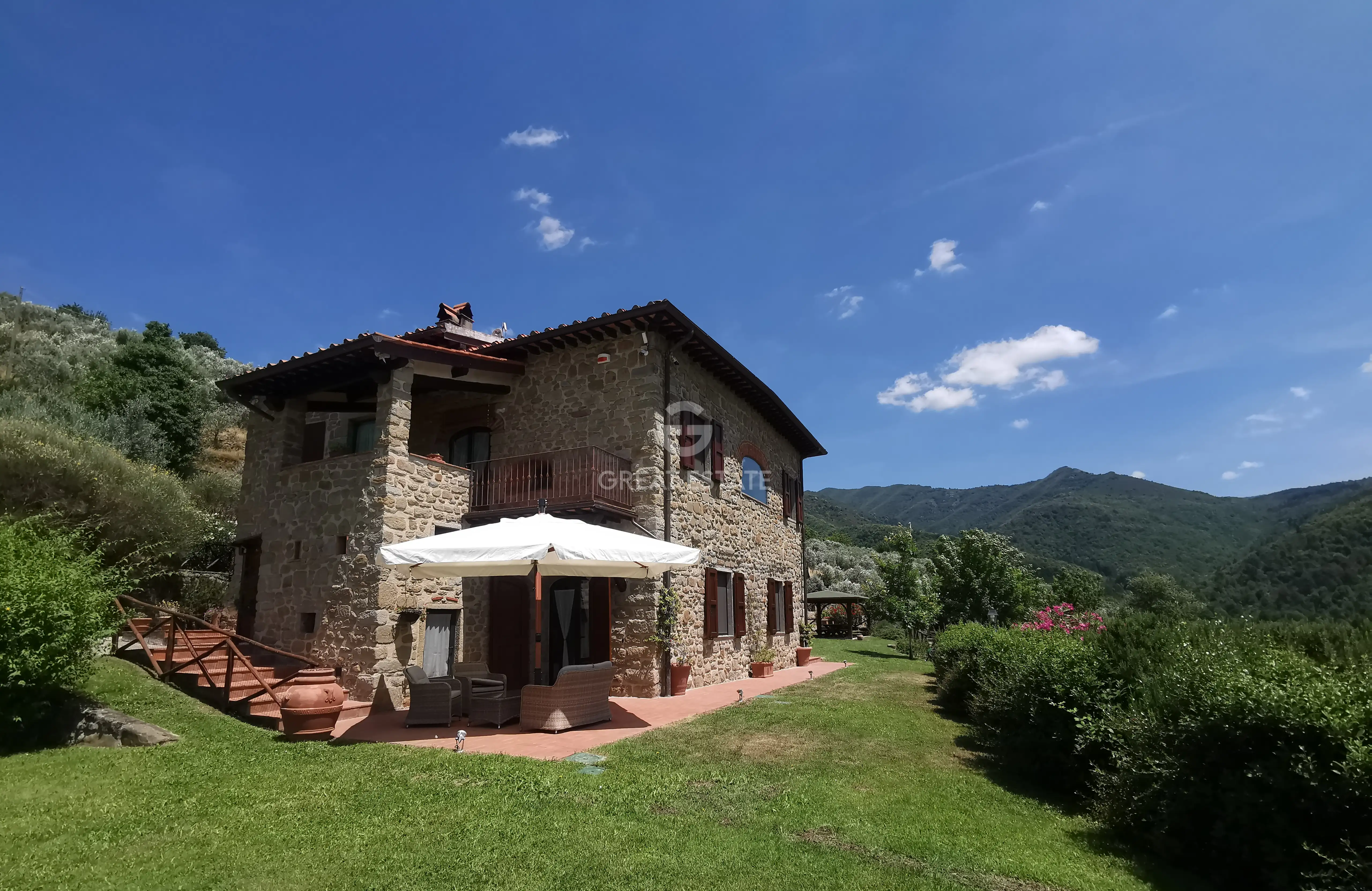 House 432m² in Italy, Florence. Priced at 1400000€ rent photo-4