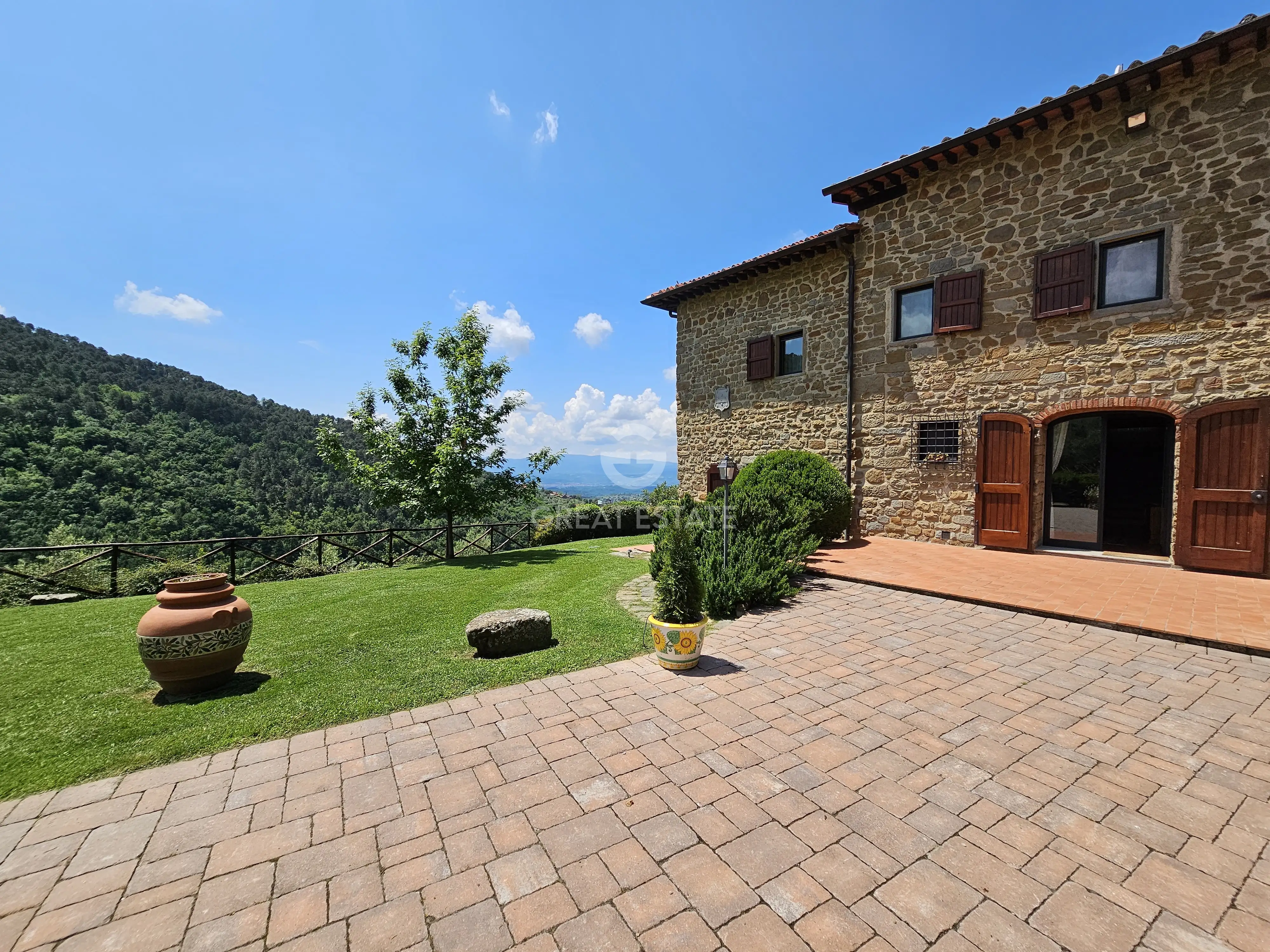 House 432m² in Italy, Florence. Priced at 1400000€ rent photo-7