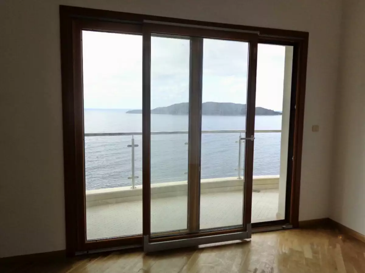 Flat 92m² in Montenegro, Rafailovici. Priced at 420000€ rent photo-8