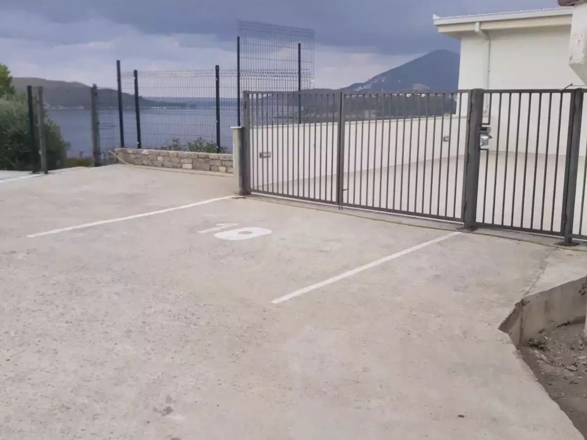 Flat 92m² in Montenegro, Rafailovici. Priced at 420000€ rent photo-10