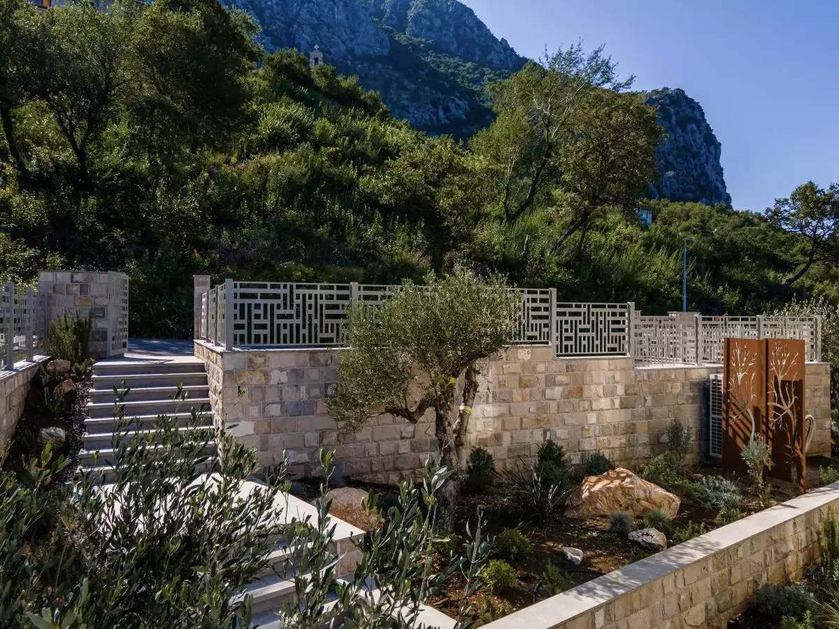 House 227m² in Montenegro, Blizikuce. Priced at 850000€ rent photo-26