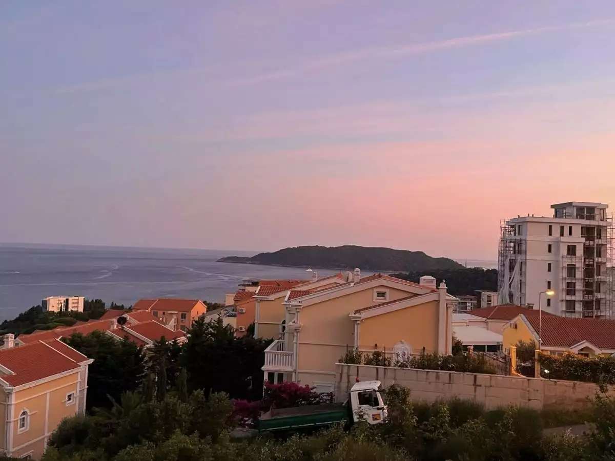 Flat 53m² in Montenegro, Becici. Priced at 220000€ rent photo-20
