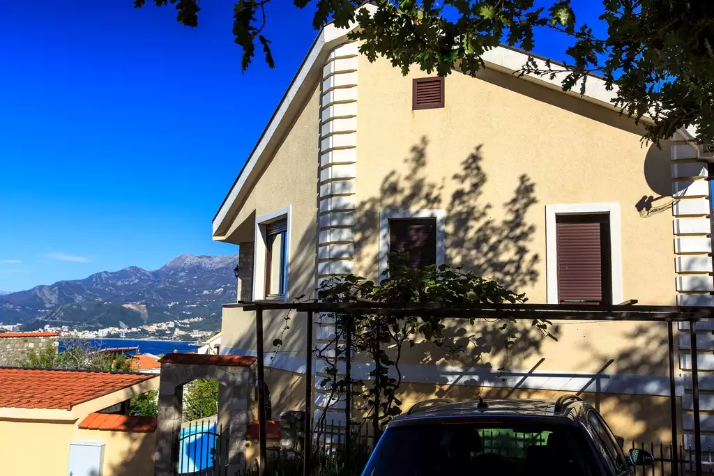 Villa 340m² in Montenegro, Blizikuce. Priced at 735000€ rent photo-6