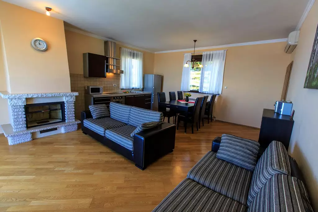 Villa 340m² in Montenegro, Blizikuce. Priced at 735000€ rent photo-12