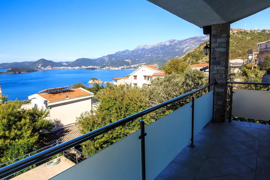 Villa 340m² in Montenegro, Blizikuce. Priced at 735000€ rent photo-13