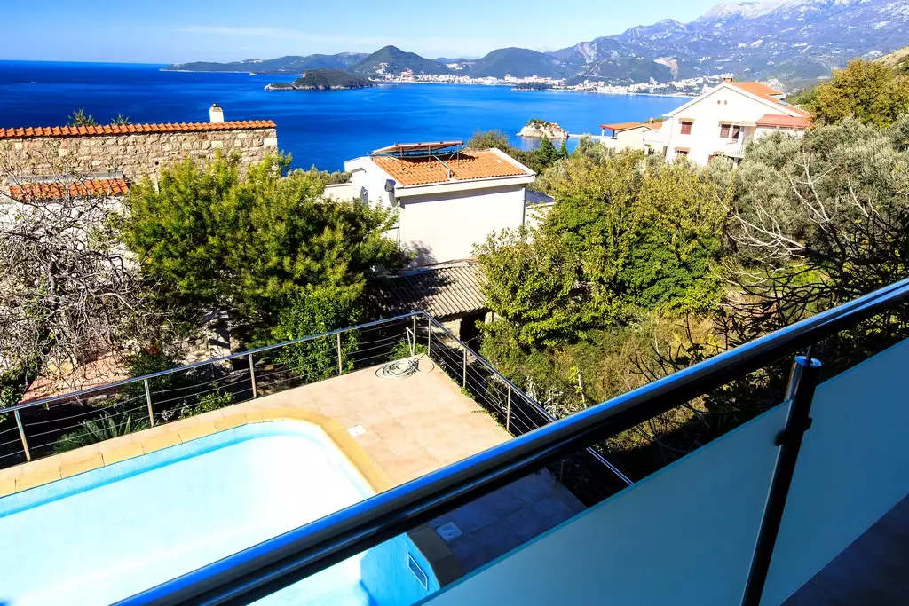 Villa 340m² in Montenegro, Blizikuce. Priced at 735000€ rent photo-14
