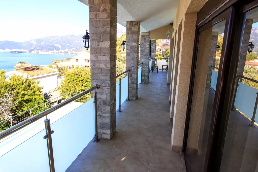 Villa 340m² in Montenegro, Blizikuce. Priced at 735000€ rent photo-16