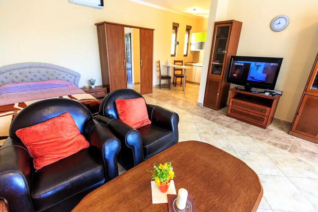 Villa 340m² in Montenegro, Blizikuce. Priced at 735000€ rent photo-39