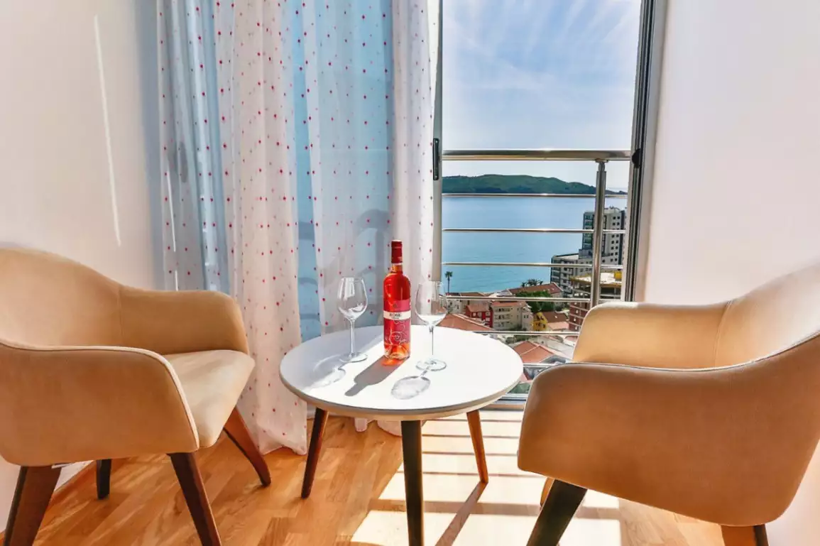 Flat 90m² in Montenegro, Rafailovici. Priced at 252000€ rent photo-1
