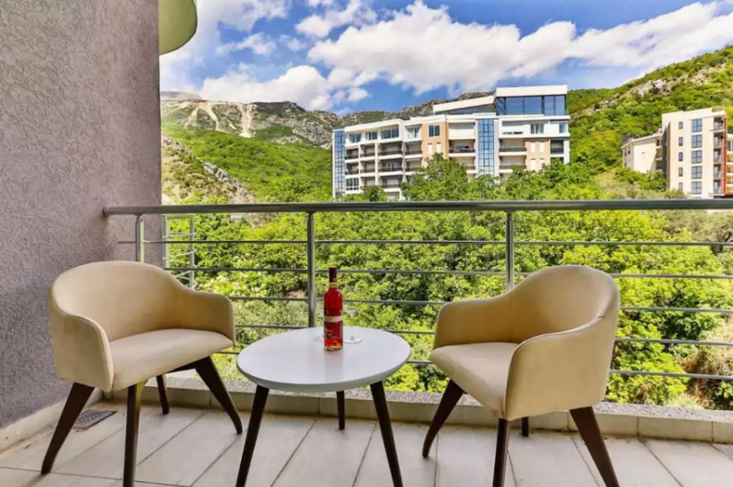 Flat 90m² in Montenegro, Rafailovici. Priced at 252000€ rent photo-2