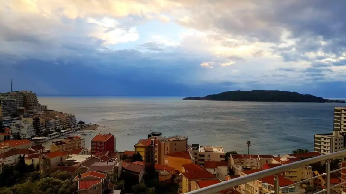 Flat 90m² in Montenegro, Rafailovici. Priced at 252000€ rent photo-4