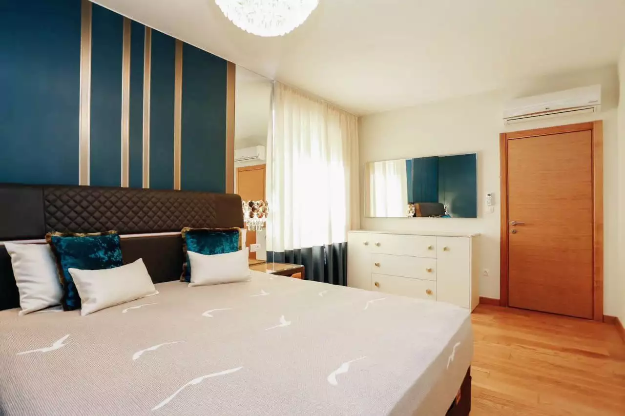 Flat 220m² in Montenegro, Rafailovici. Priced at 590000€ rent photo-6