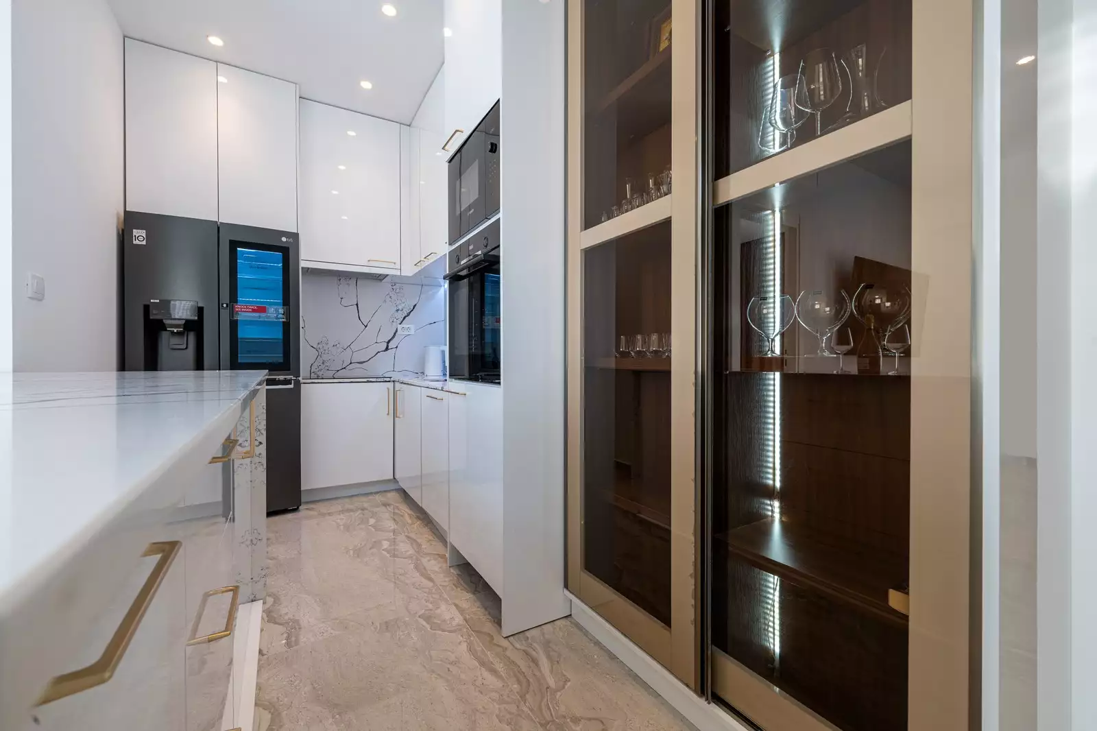 Flat 56m² in Montenegro, Rafailovici. Priced at 250000€ rent photo-5